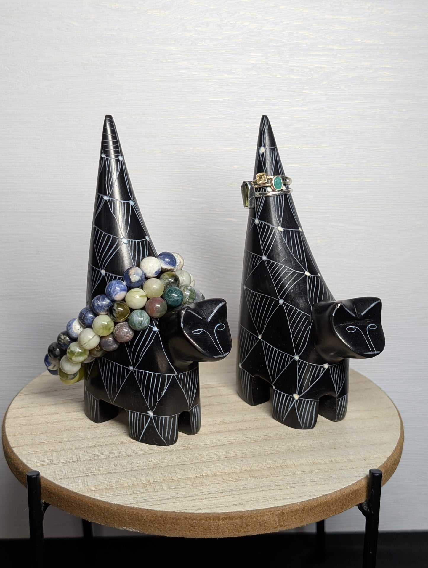 Soapstone cat carving ~ bracelet or ring holder