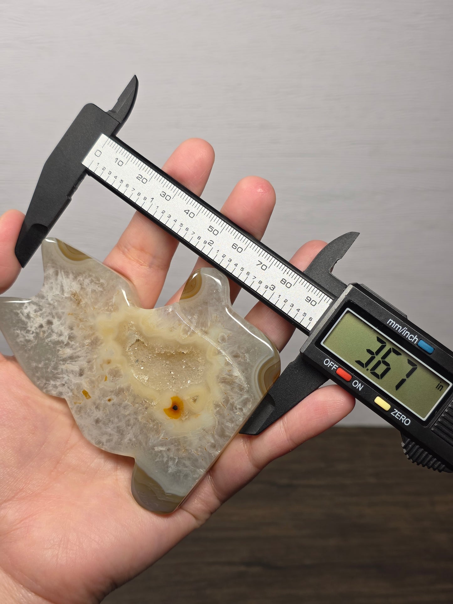 Drury Agate Cat Silhouette Carving