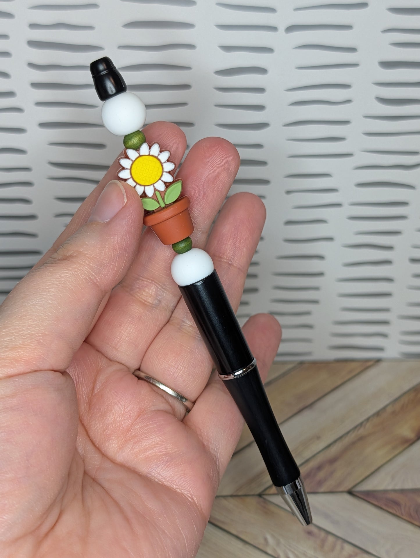 White Sunflower Beaded Pen