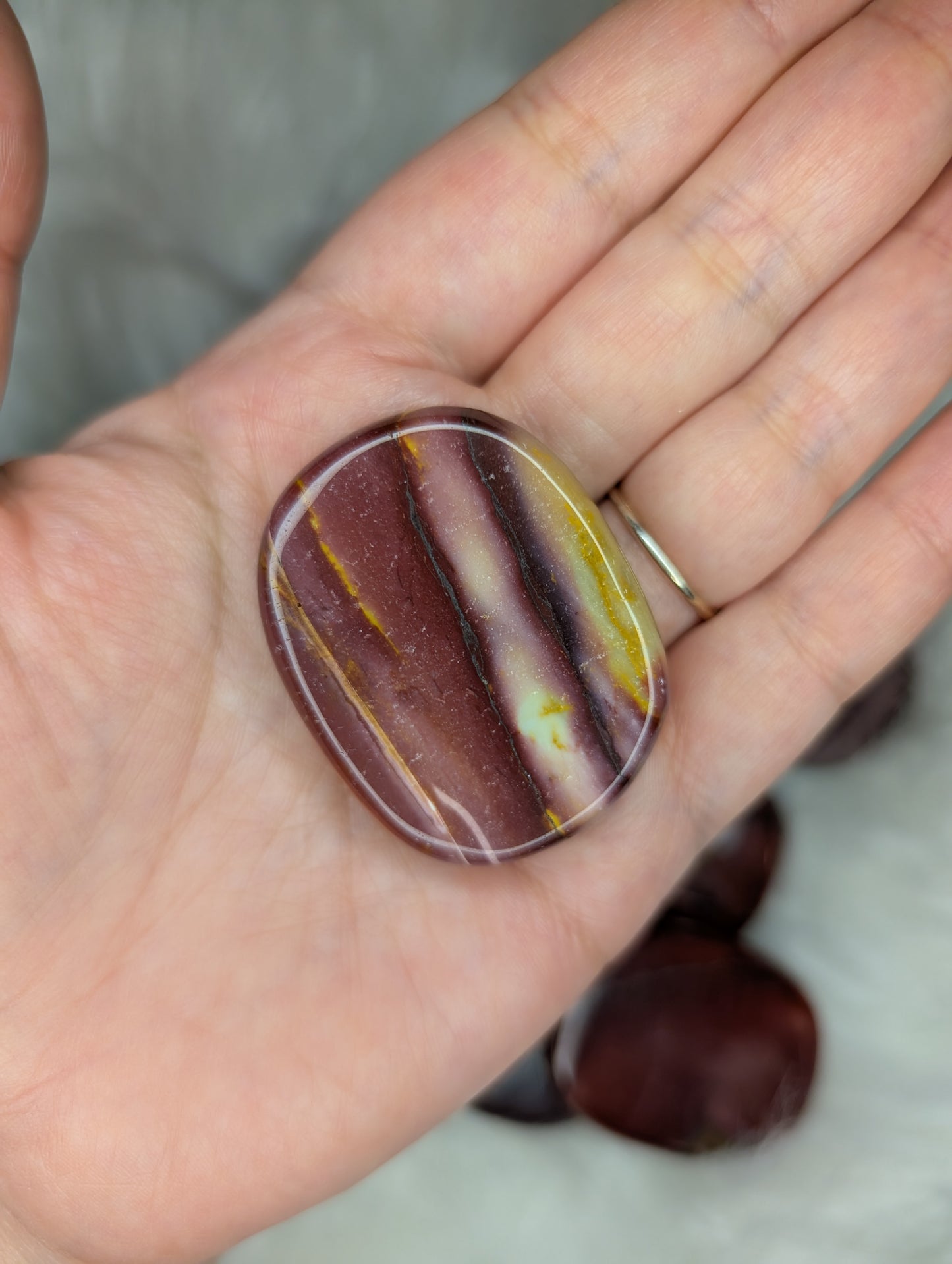 Mookaite Flat Pocket Stone AR40