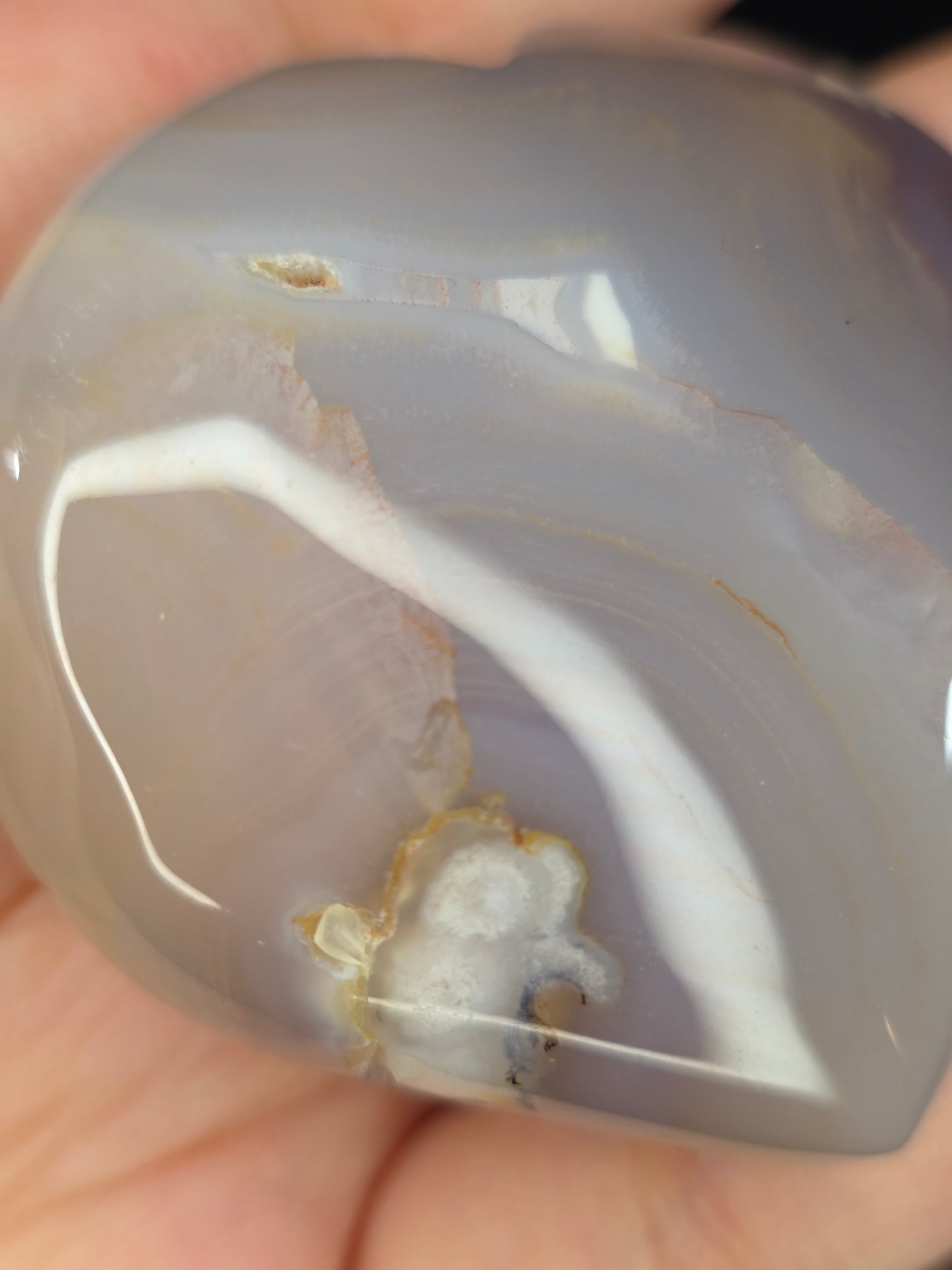 Flower Agate Heart Carving