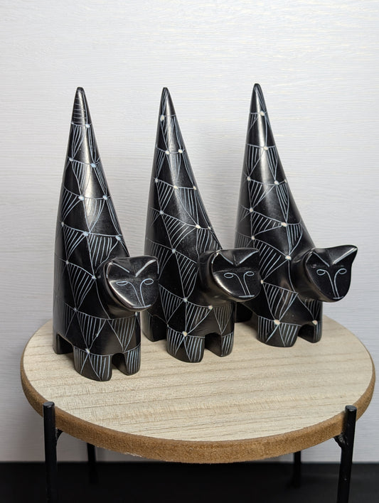 Soapstone cat carving ~ bracelet or ring holder