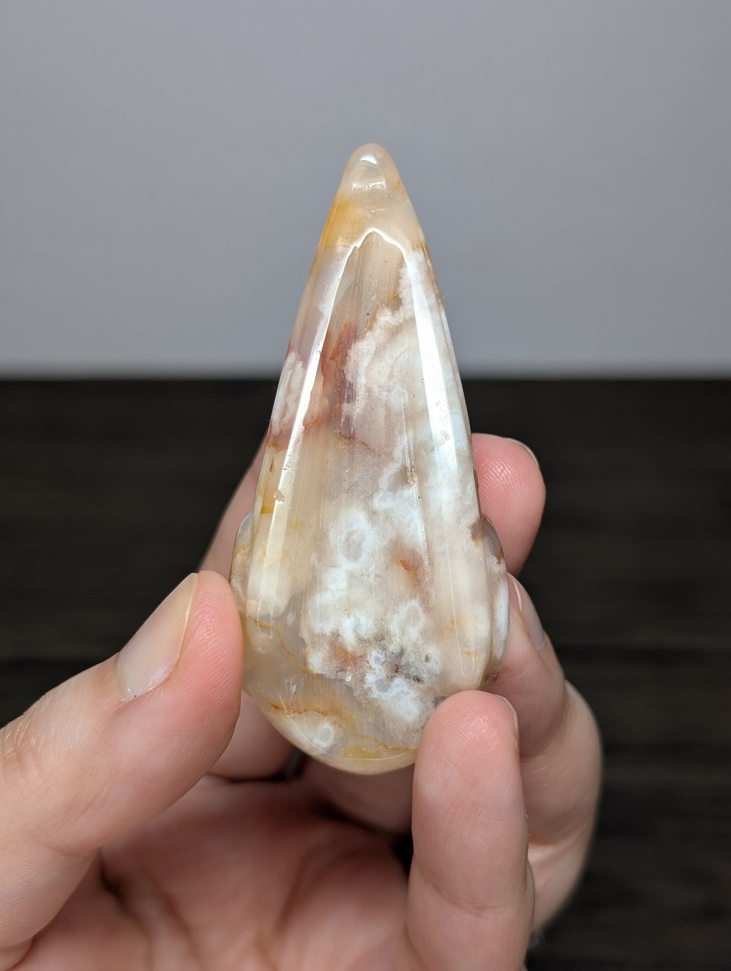 Flower Agate Raven Skull Carving