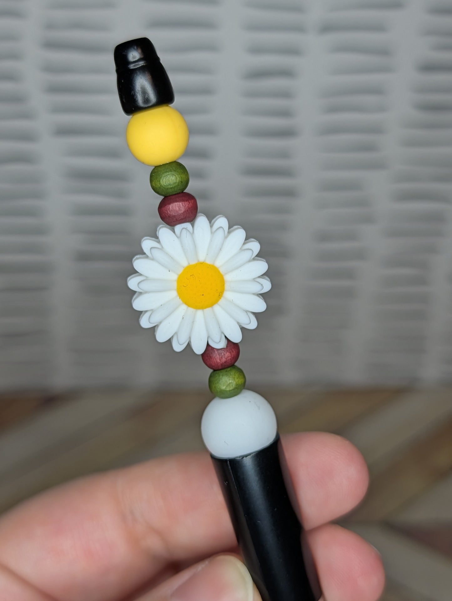 Red & Green Daisy Beaded Pen