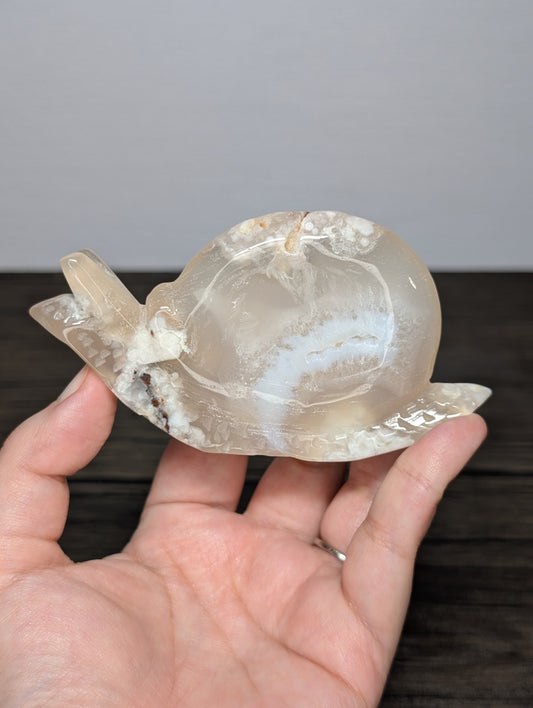 Flower Agate Snail Carving