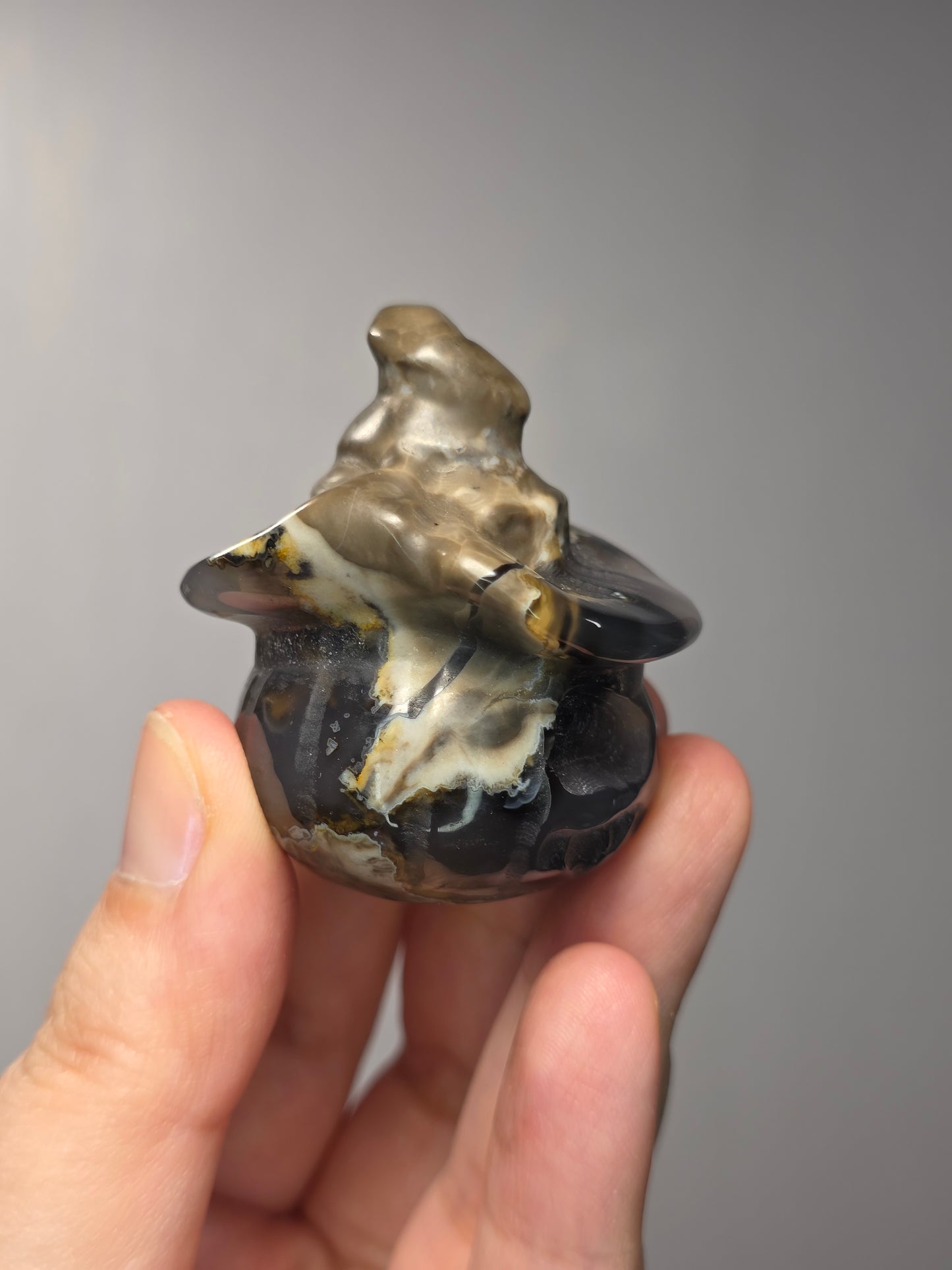 Volcano Agate Pumpkin w/ Hat Carving