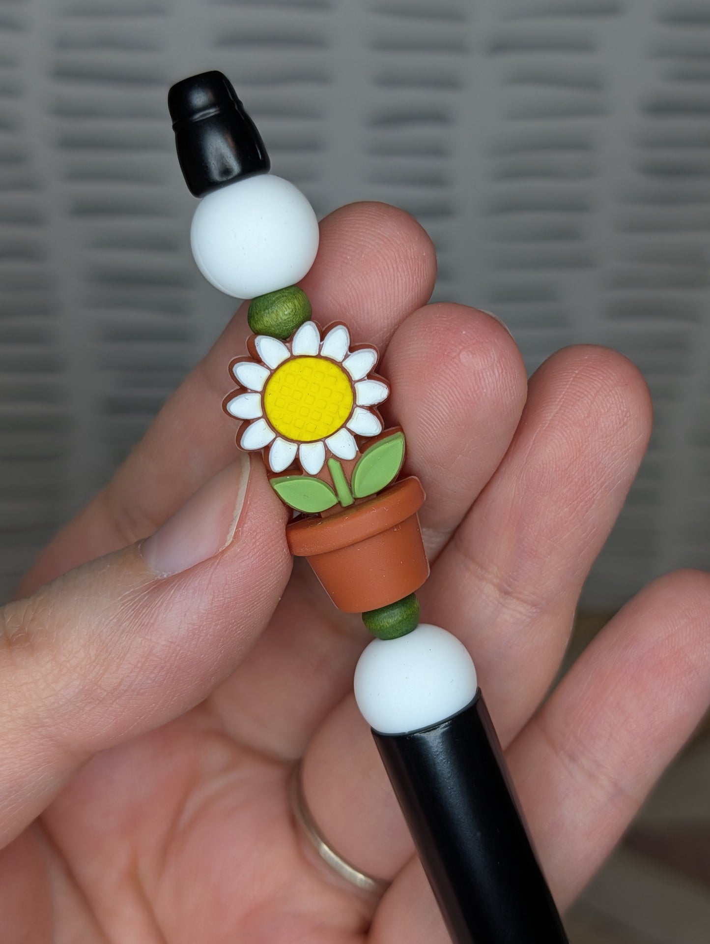 White Sunflower Beaded Pen