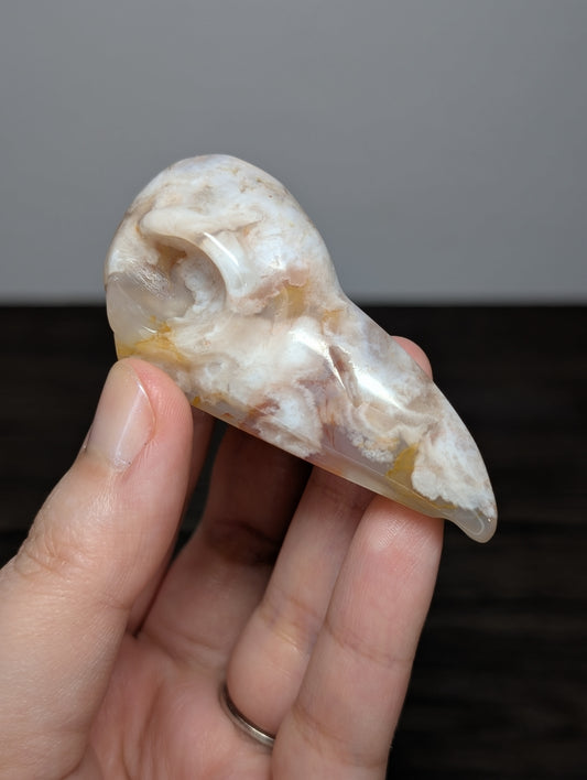 Flower Agate Raven Skull Carving